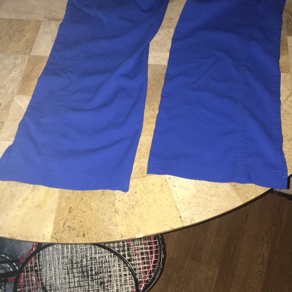 Electric blue Dansko XS scrub set - Picture 7 of 7